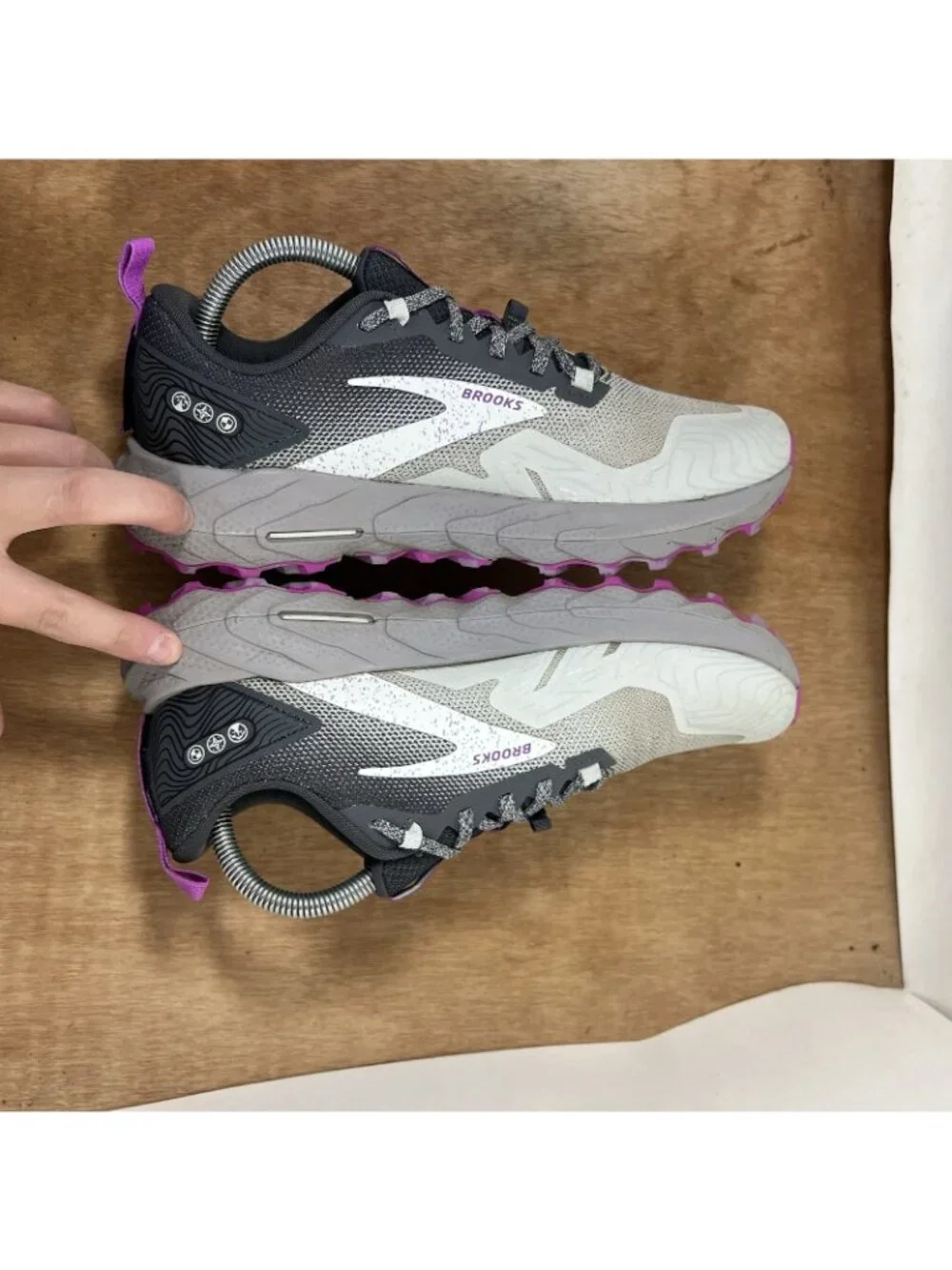 Brooks Cascadia 17 Trail Running Hiking Shoe Women Size 9.5 Grey Purple